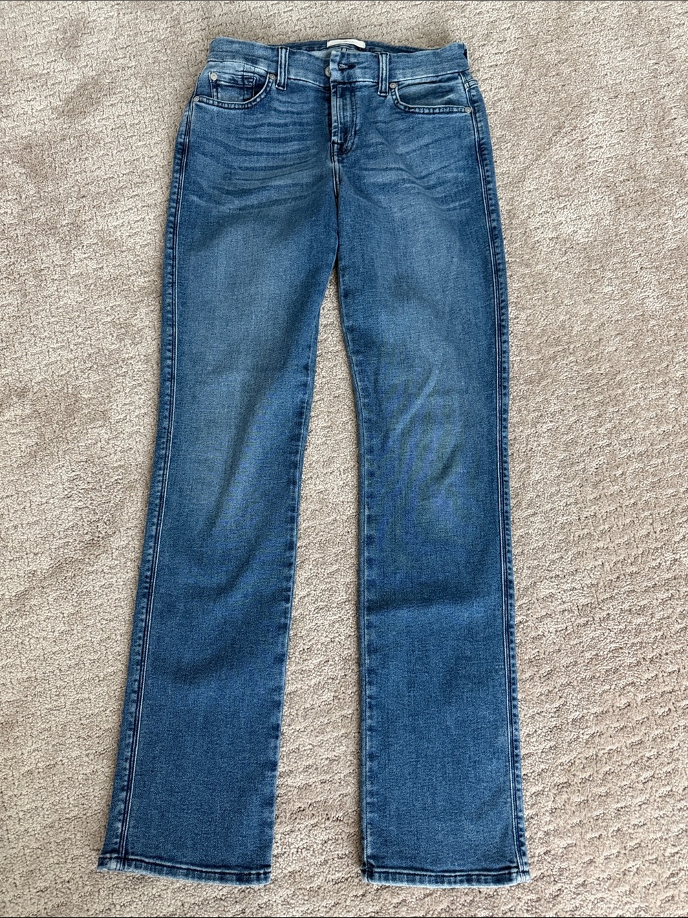Never worn - Seven for all mankind Kimmie straight